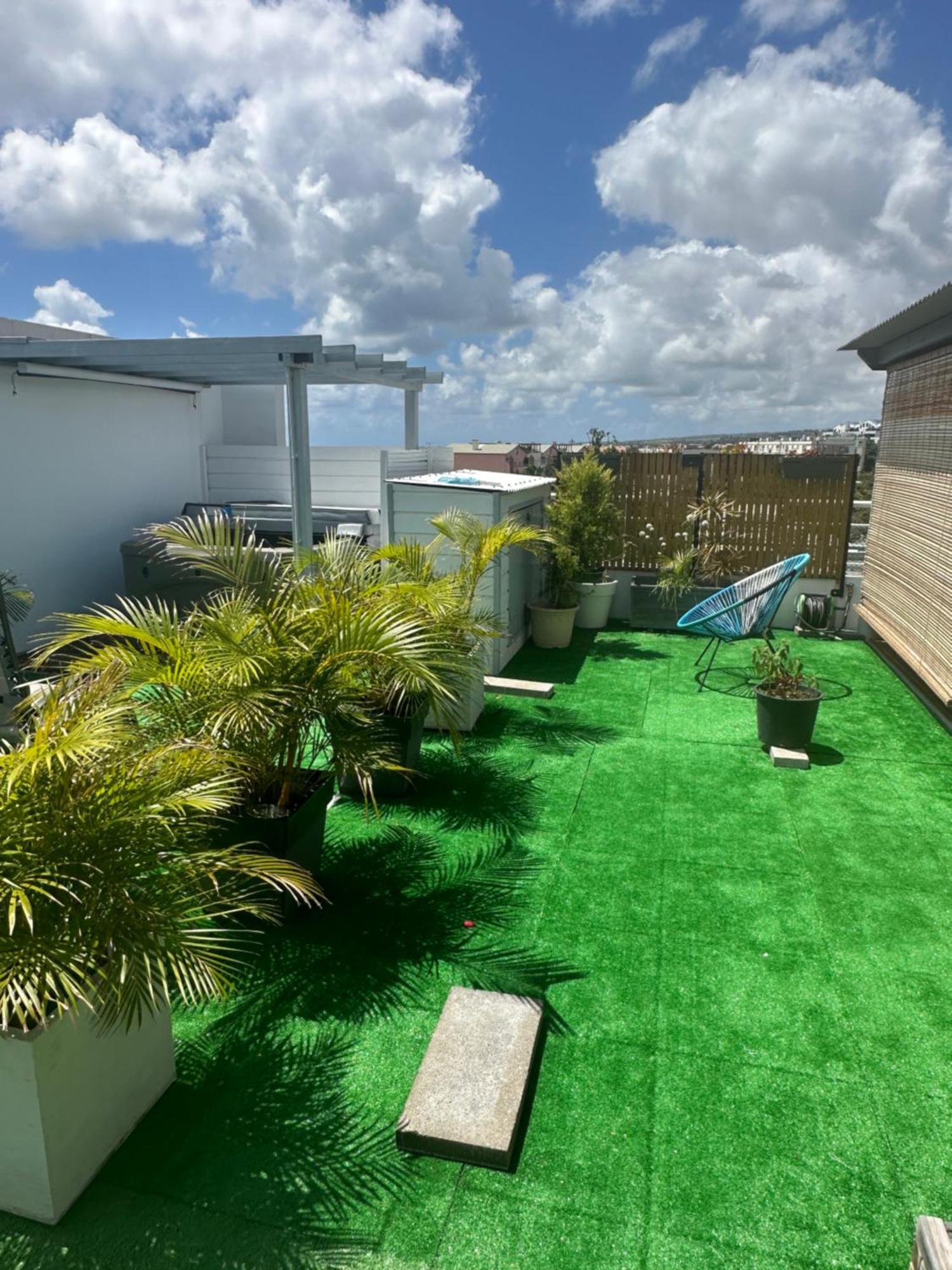 Appart'Eden : Vue Panoramique Sur Saint-Denis Apartment Sainte Clotilde Exterior photo